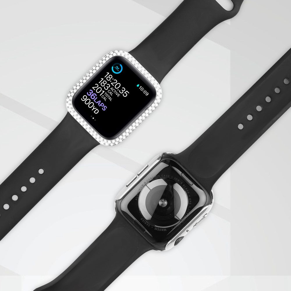 Super Fint Apple Watch Series 8 (45mm) / Apple Watch Series 7 45mm Cover med Skærmbeskytter i Plastik, Rhinsten og Hærdet Glas - Sølv#serie_3